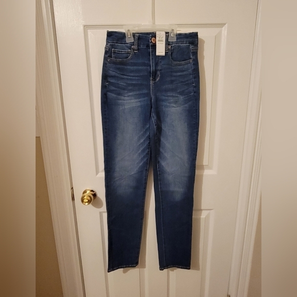 American Eagle Curvy Hi-Rise Skinny  Jeans - Picture 2 of 13